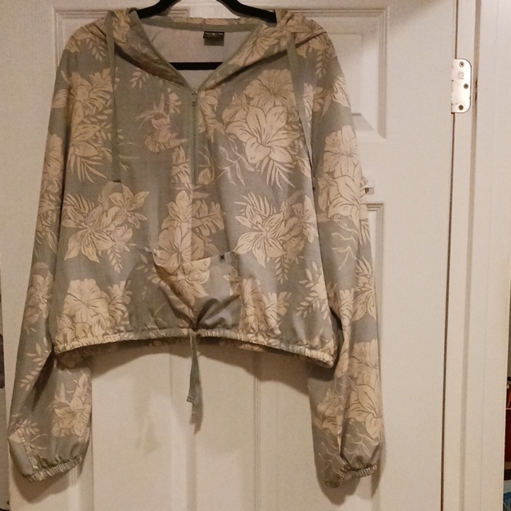 Hurley Green and Cream Long Sleeve Cropped Hoodie with Tie Front